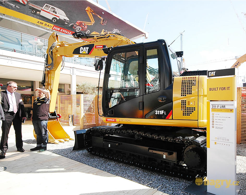 Pásové rypadlo Caterpillar 311F LRR