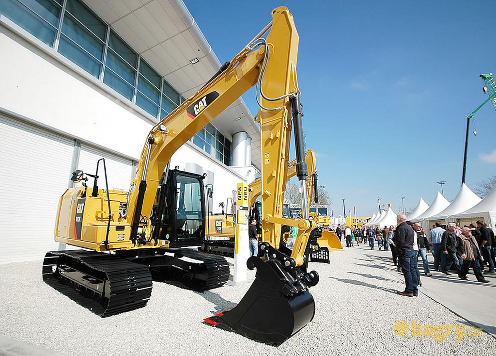 Pásové rypadlo Caterpillar 313F L (nové)
