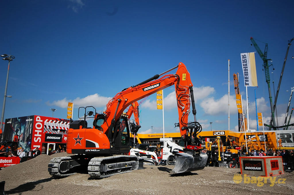 Pásové rypadlo Doosan DX140LCR..