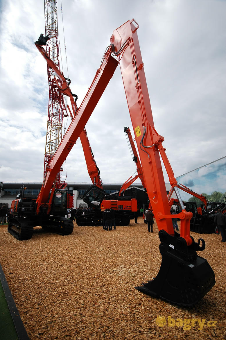 Pásové rypadlo Hitachi ZAXIS 300LCN