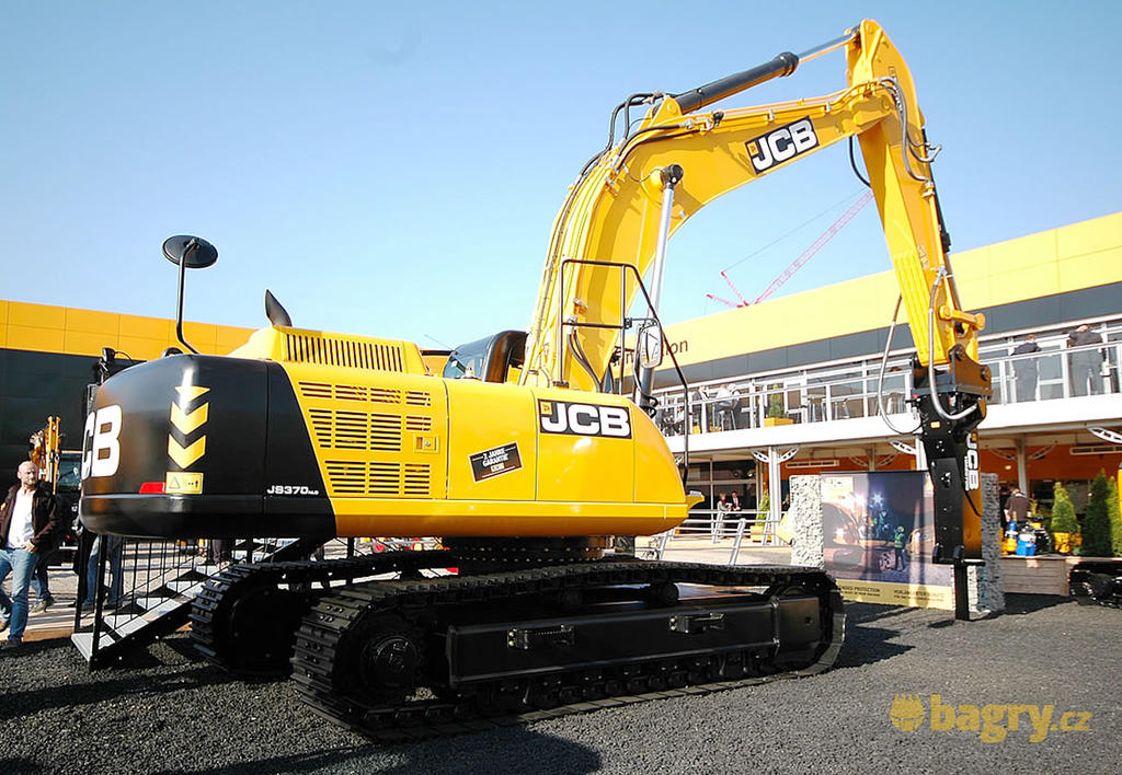 Pásové rypadlo JCB JS 370 NLC