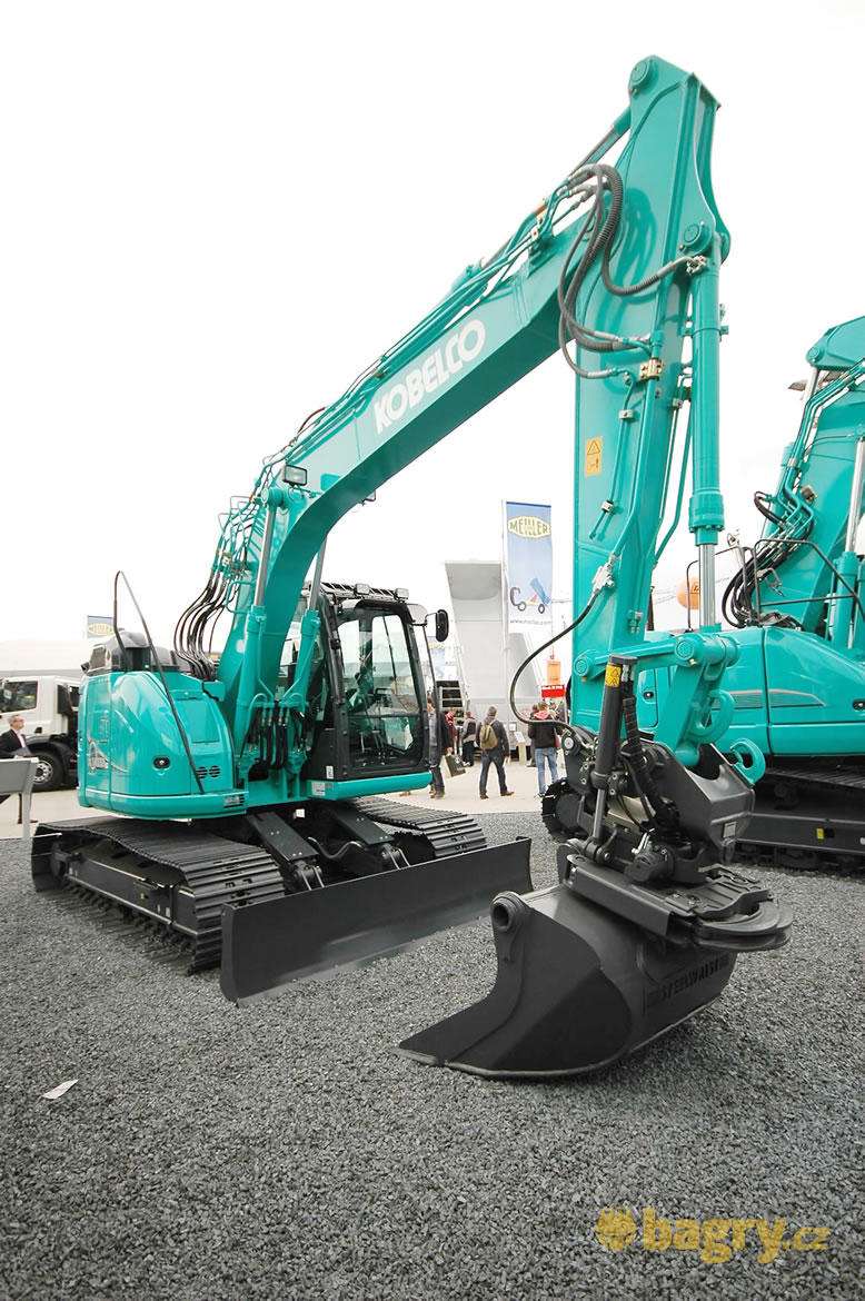 Pásové rypadlo Kobelco SK140SRLC-5