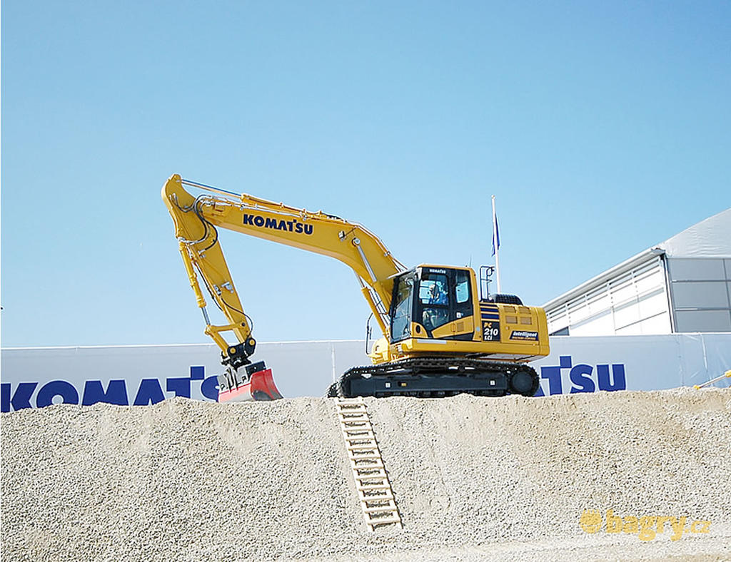 Pásové rypadlo Komatsu PC 210 LCi