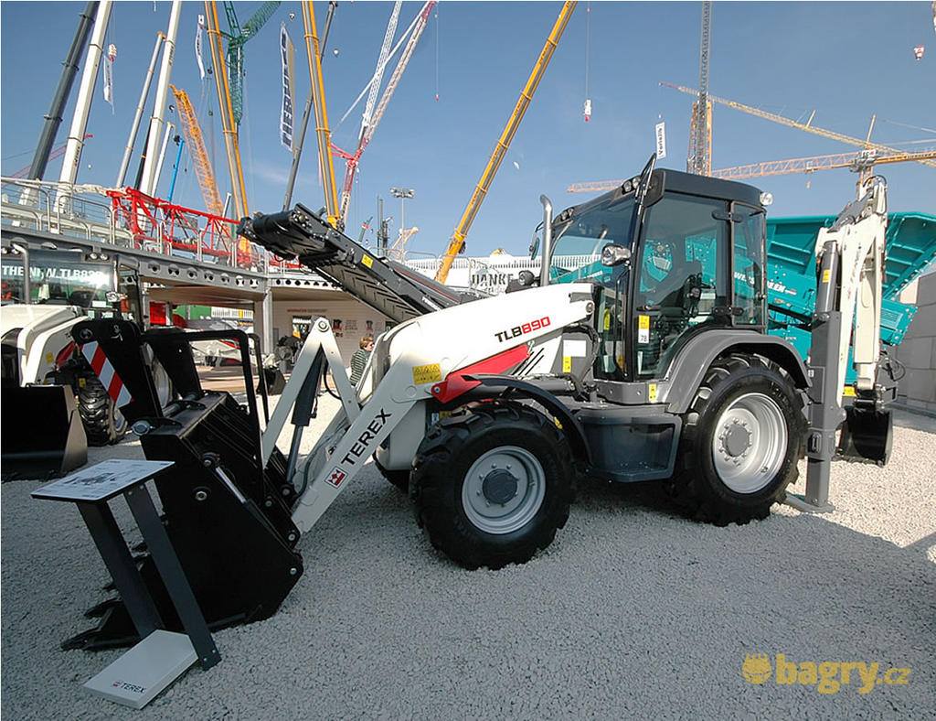 Rypadlonakladač Terex TLB890