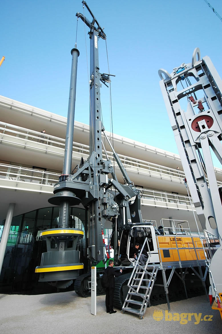 Vrtná souprava Liebherr LB 36-410