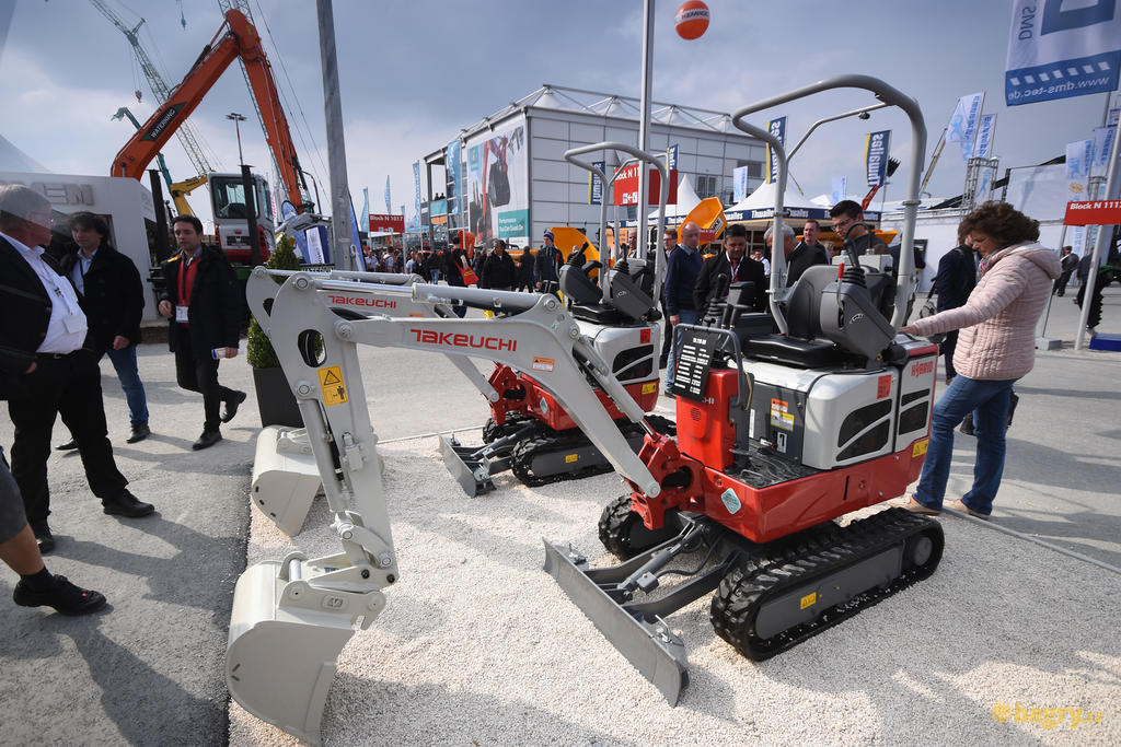 Hybridní pásové minirypadlo Takeuchi TB210RH Hybrid