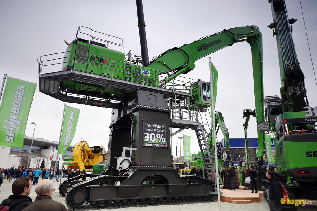 Hybridní překládkové rypadlo Sennebogen 875E Hybrid