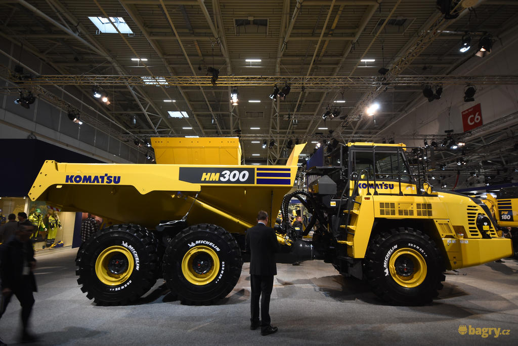 Kloubový dempr Komatsu HM300-5