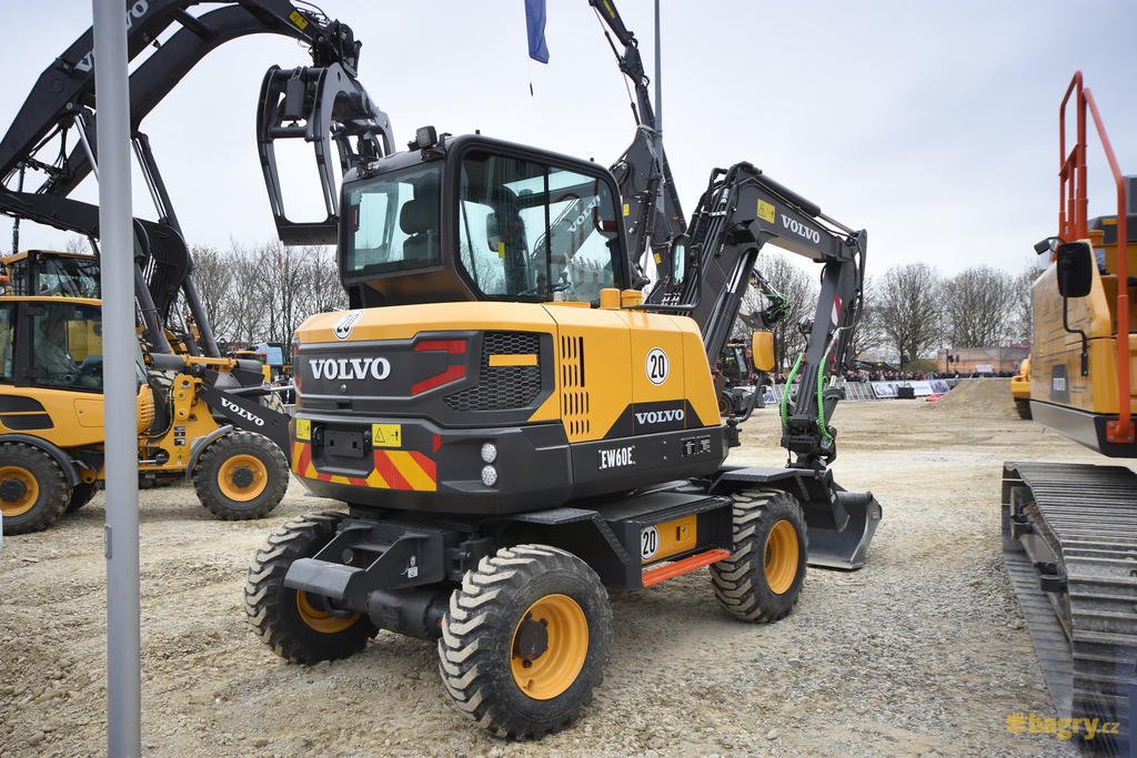 Kolové midirypadlo Volvo EW60E