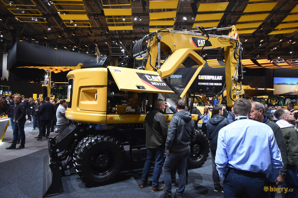 Kolové rypadlo Caterpillar M317F