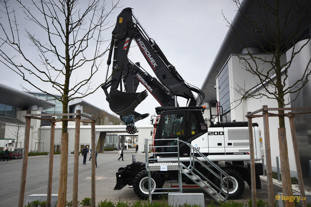 Kolové rypadlo Hidromek HMK200W H4