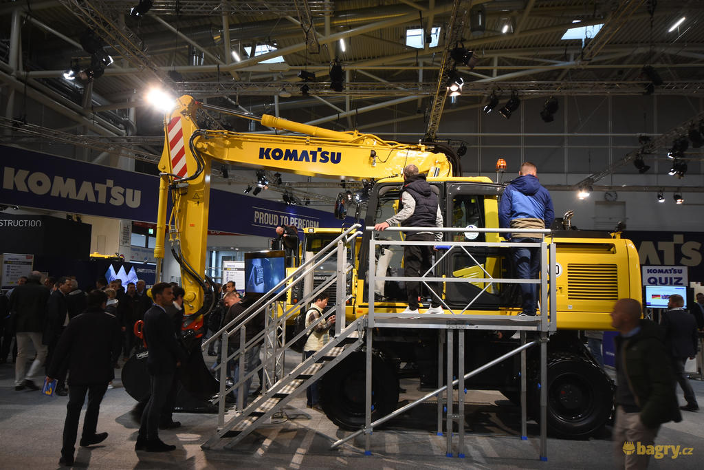 Kolové rypadlo Komatsu PW180-11