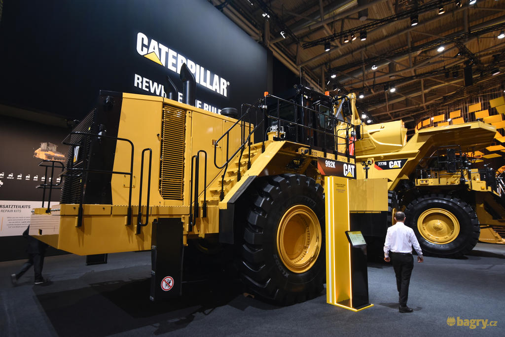 Kolový nakladač Caterpillar 992K
