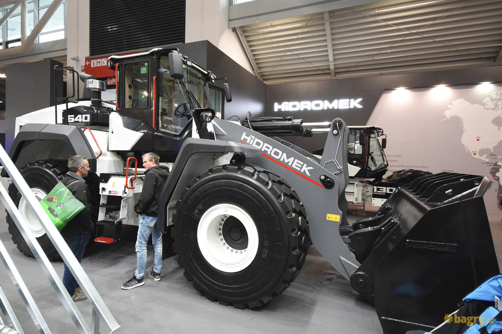 Kolový nakladač Hidromek HMK640WL