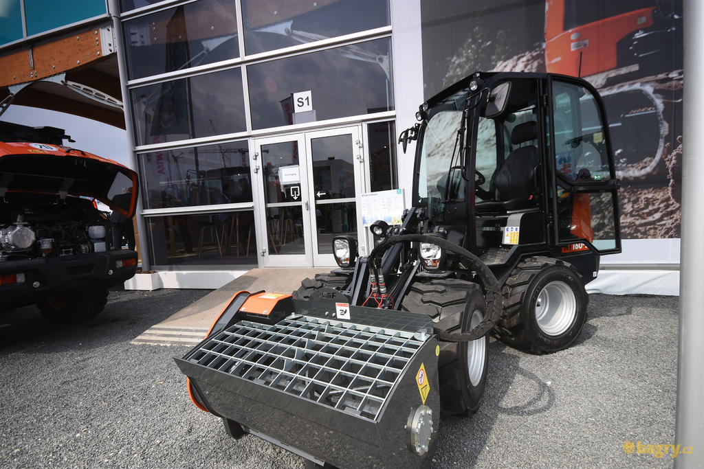 Kolový nakladač Kubota RT160-2 Deluxe