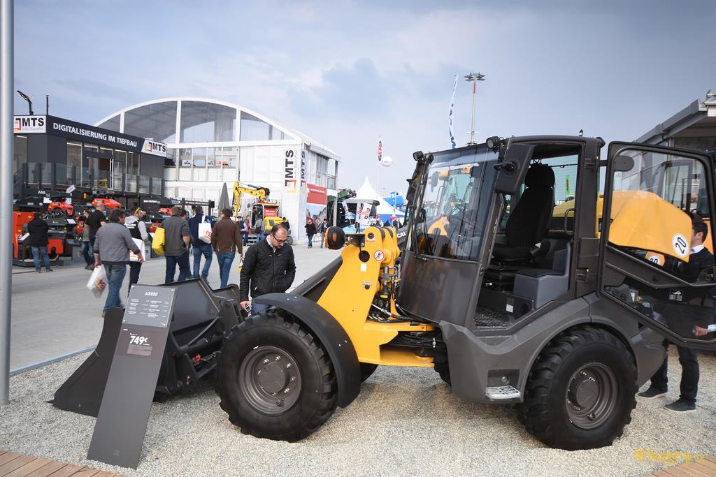 Kolový nakladač Mecalac AX850