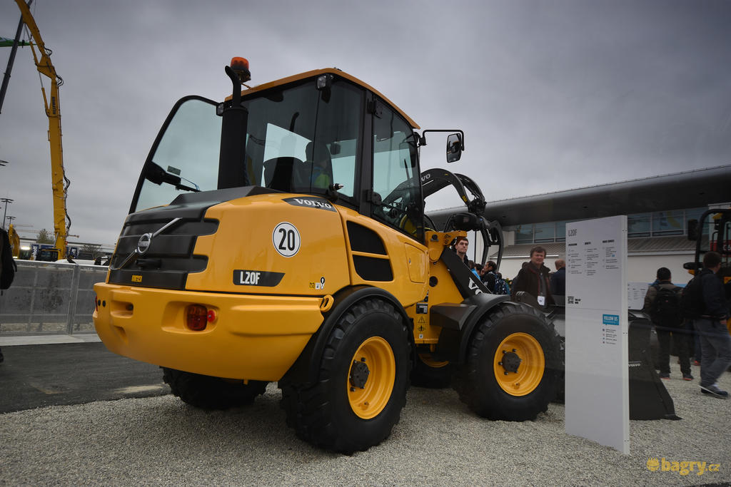 Kolový nakladač Volvo L20F