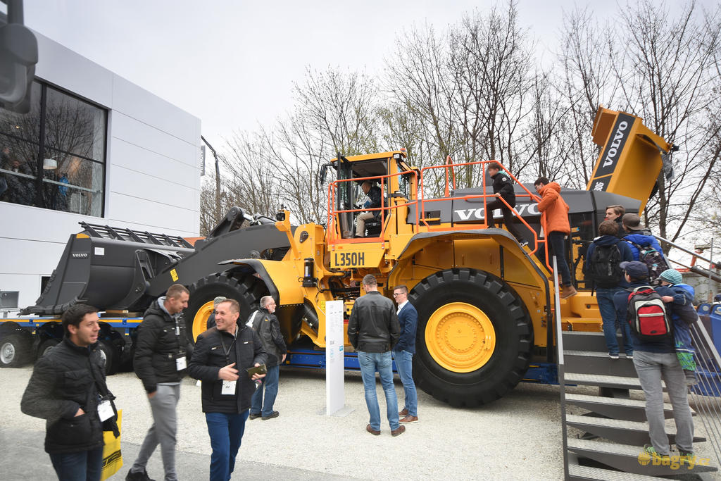 Kolový nakladač Volvo L350H