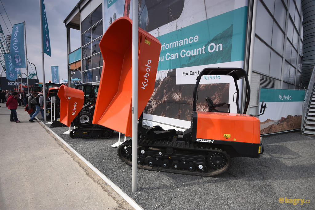 Kompaktní pásový dempr Kubota KC250HR-4