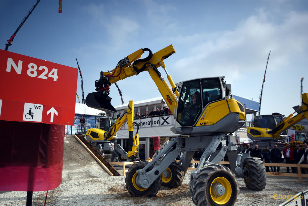 Kráčivé rypadlo Menzi Muck M545x