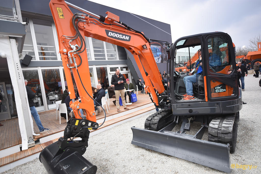 Pásové midirypadlo Doosan DX62R-3