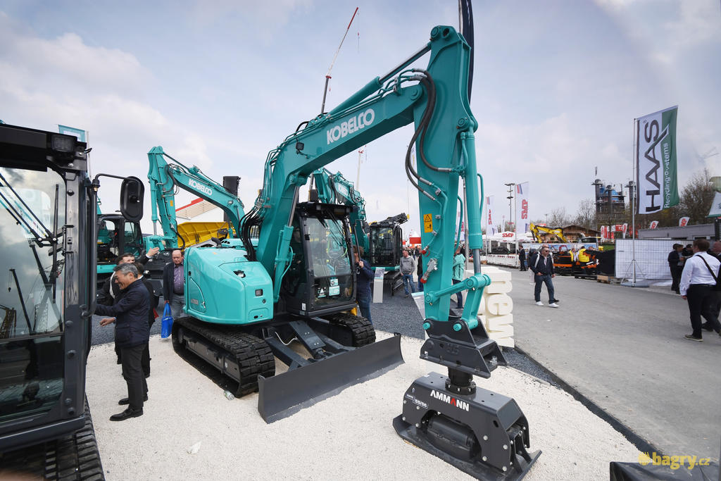 Pásové midirypadlo Kobelco SK75SR-7