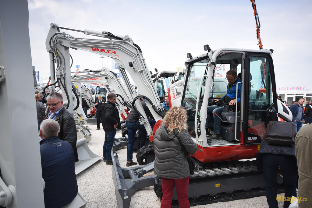 Pásové midirypadlo Takeuchi TB260