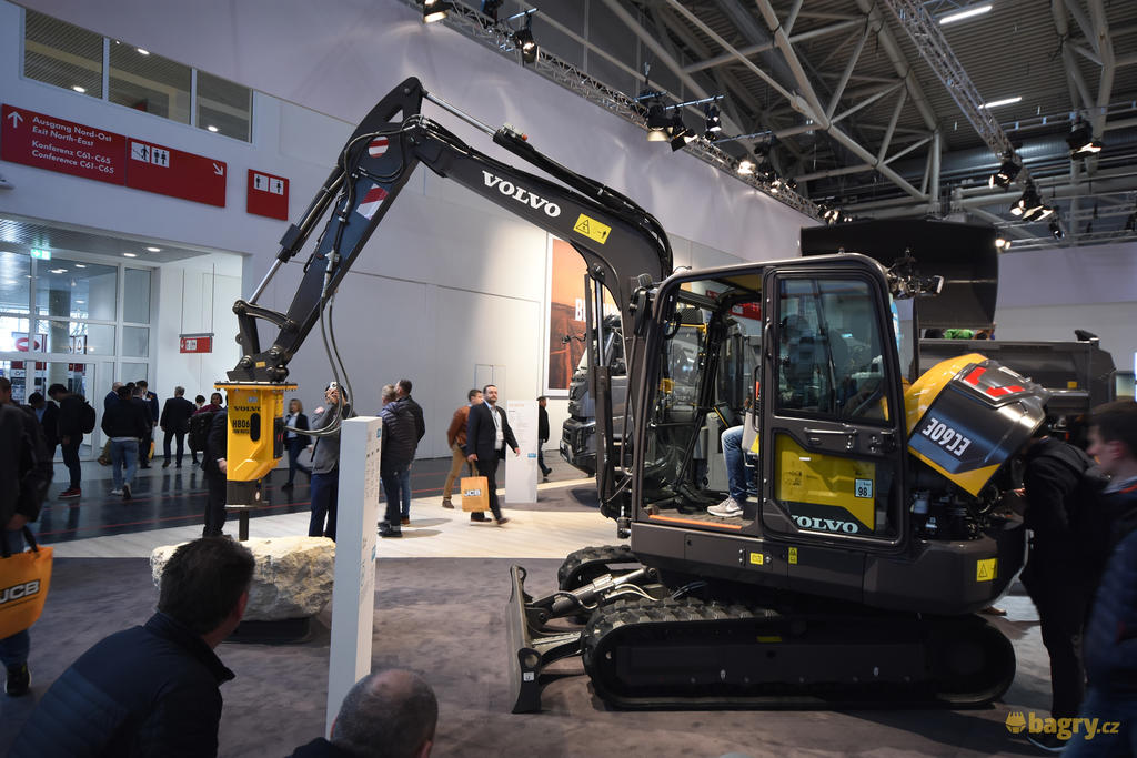 Pásové midirypadlo Volvo EC60E