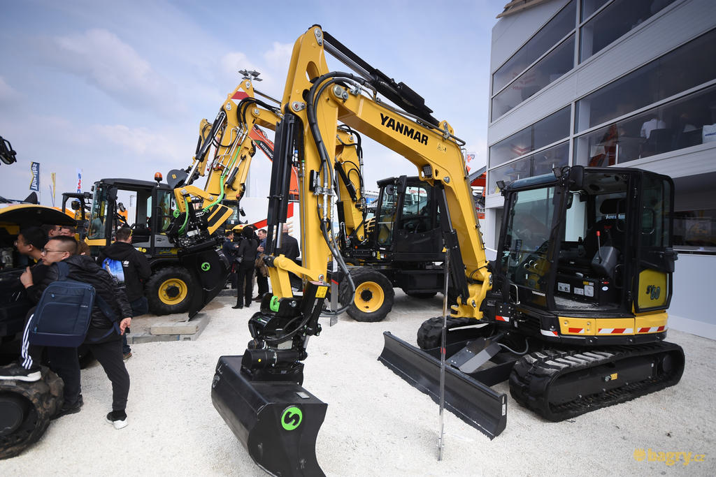 Pásové midirypadlo Yanmar SV60