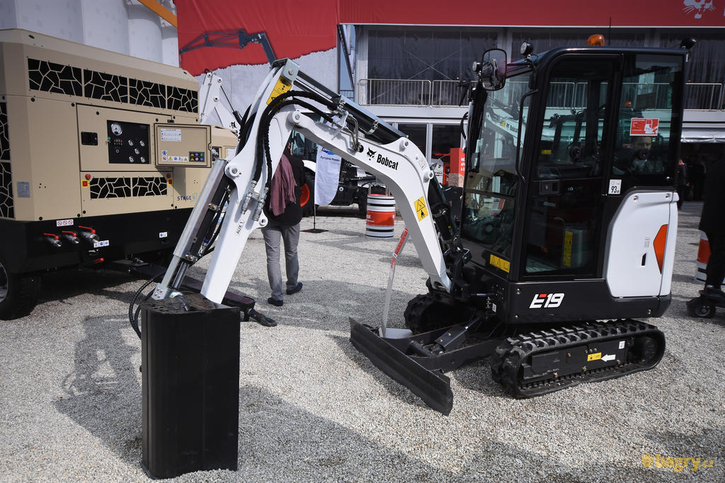 Pásové minirypadlo Bobcat E19