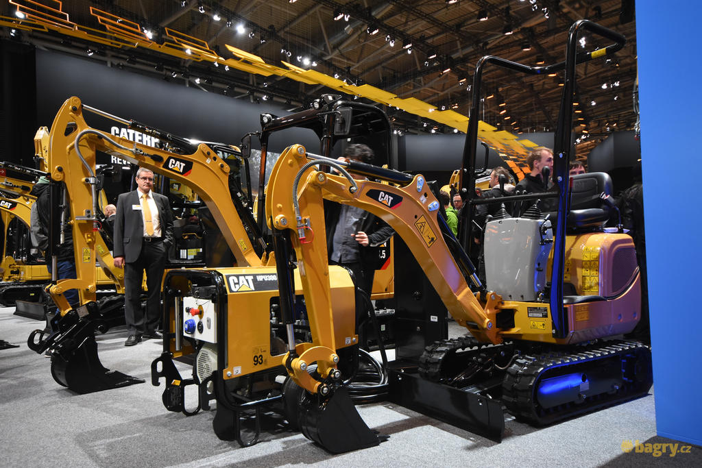 Pásové minirypadlo Caterpillar 300.9D VPS