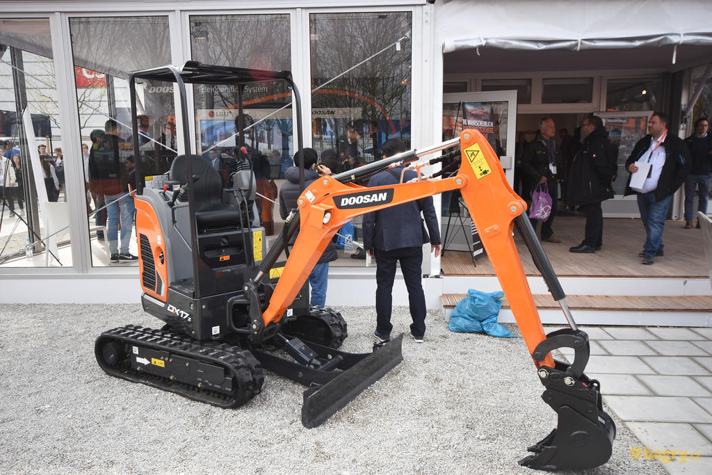 Pásové minirypadlo Doosan DX17Z