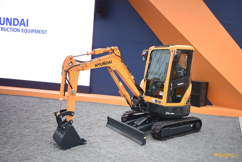 Pásové minirypadlo Hyundai R25Z-9AK