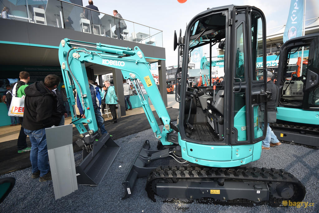 Pásové minirypadlo Kobelco SK25SR-6E