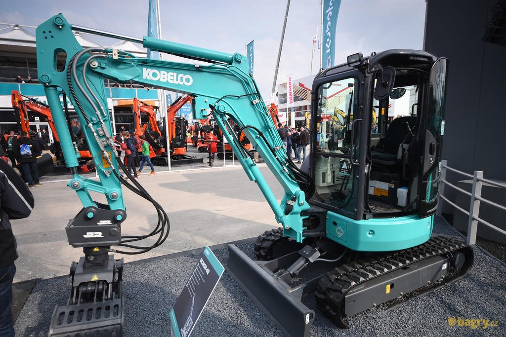 Pásové minirypadlo Kobelco SK28SR-6E