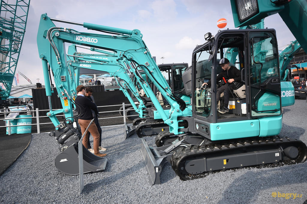 Pásové minirypadlo Kobelco SK45SRX-6