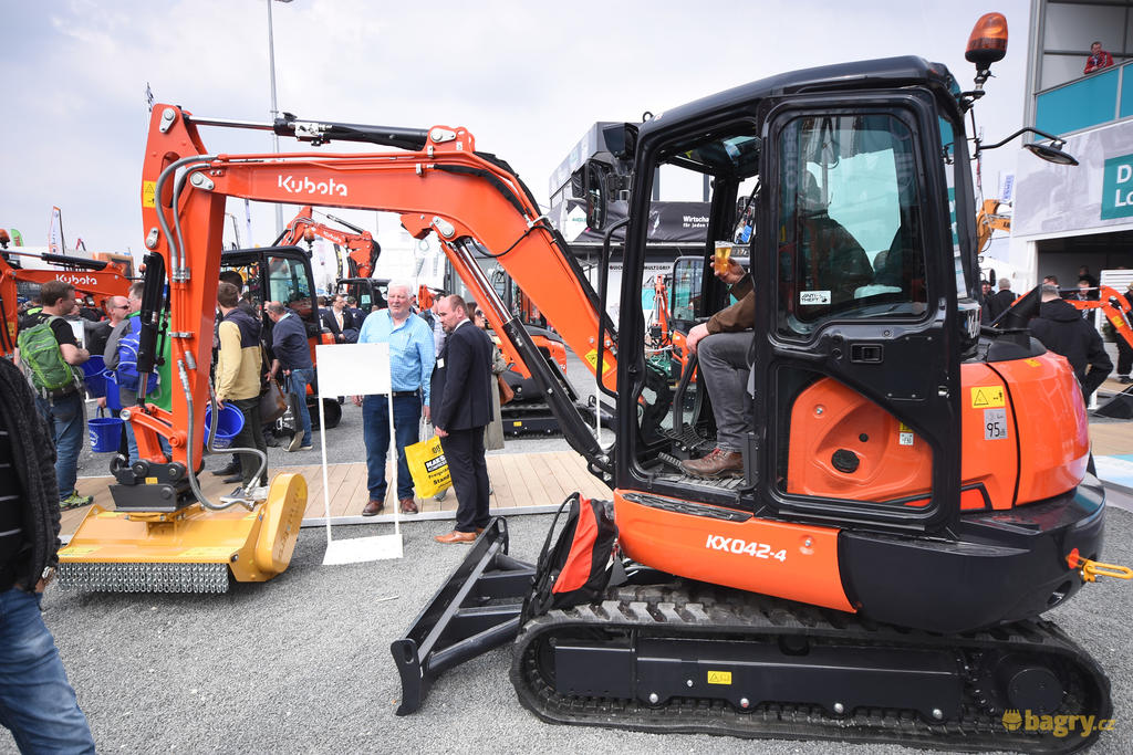 Pásové minirypadlo Kubota KX042-4 GLS2