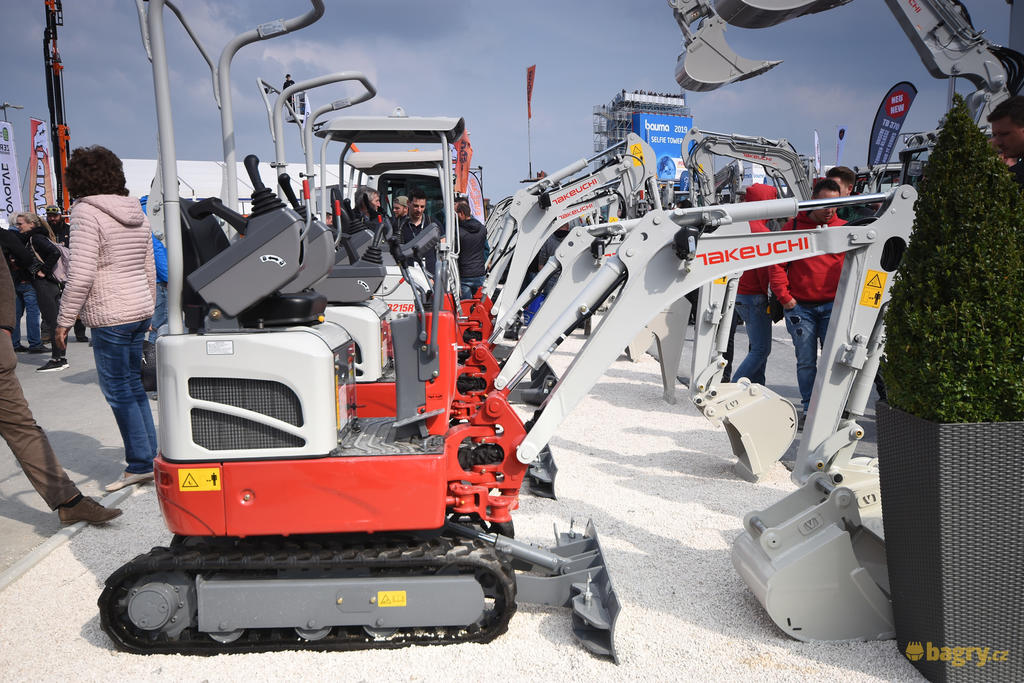 Pásové minirypadlo Takeuchi TB210R