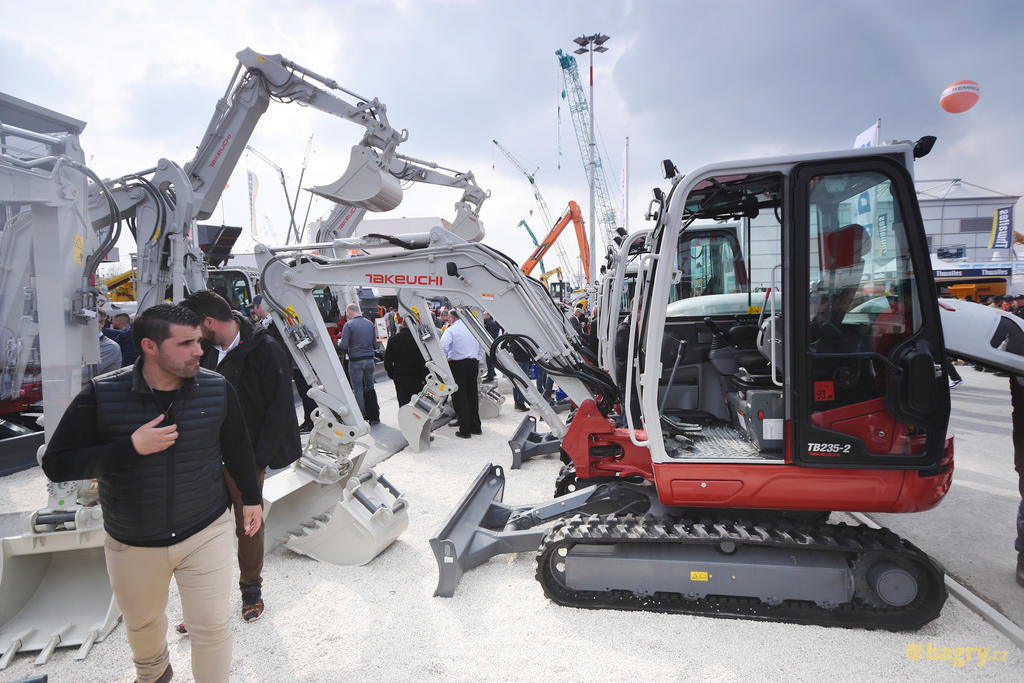 Pásové minirypadlo Takeuchi TB235-2
