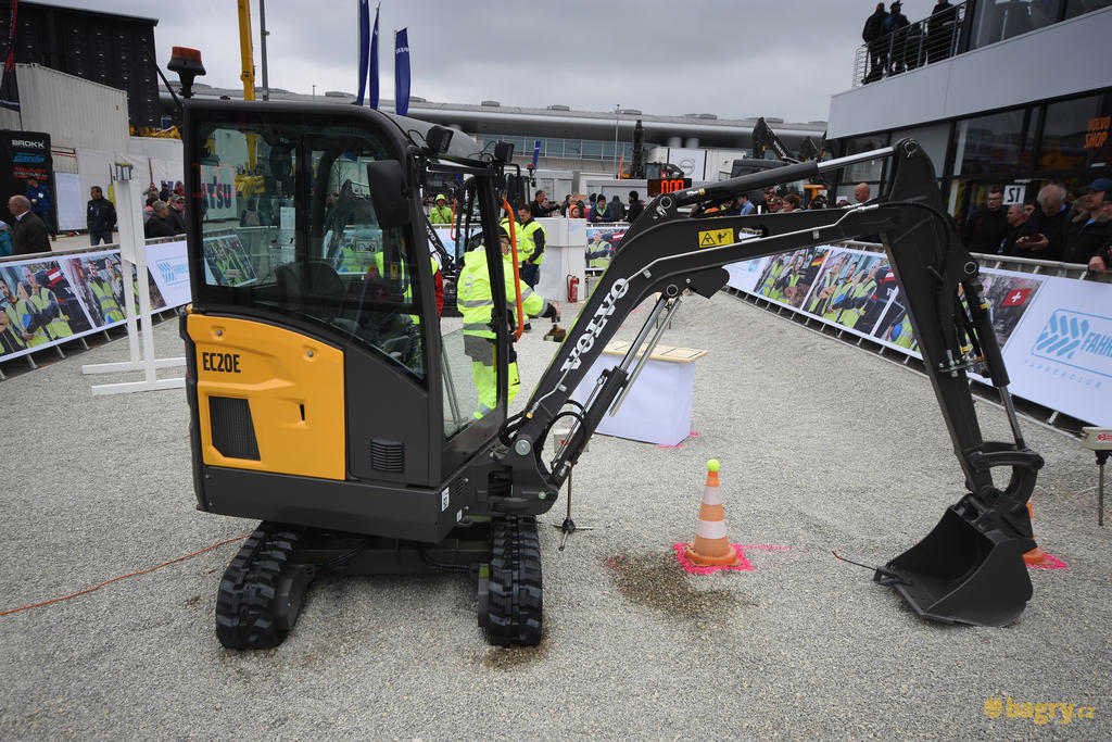 Pásové minirypadlo Volvo EC20E
