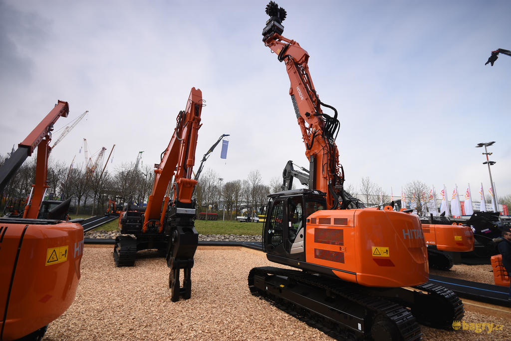 Pásové rypadlo Hitachi Zaxis ZX225USRLC-6