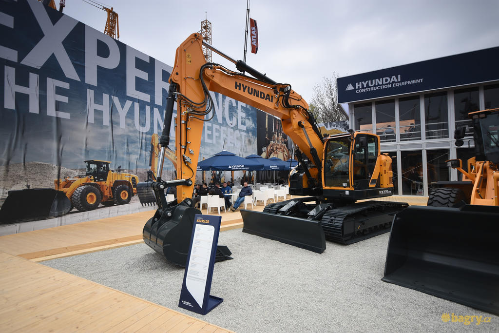 Pásové rypadlo Hyundai HX235LCR