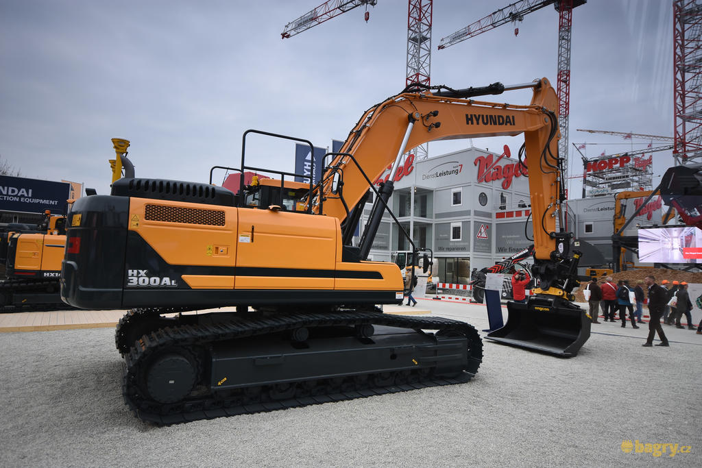 Pásové rypadlo Hyundai HX300A L