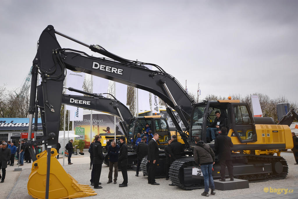 Pásové rypadlo John Deere E360LC
