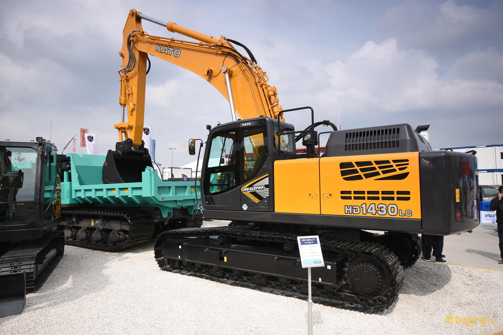 Pásové rypadlo Kato HD1430LC-7 Regzam
