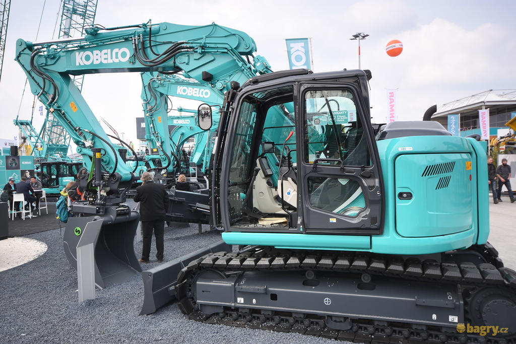 Pásové rypadlo Kobelco SK140SRLC-5