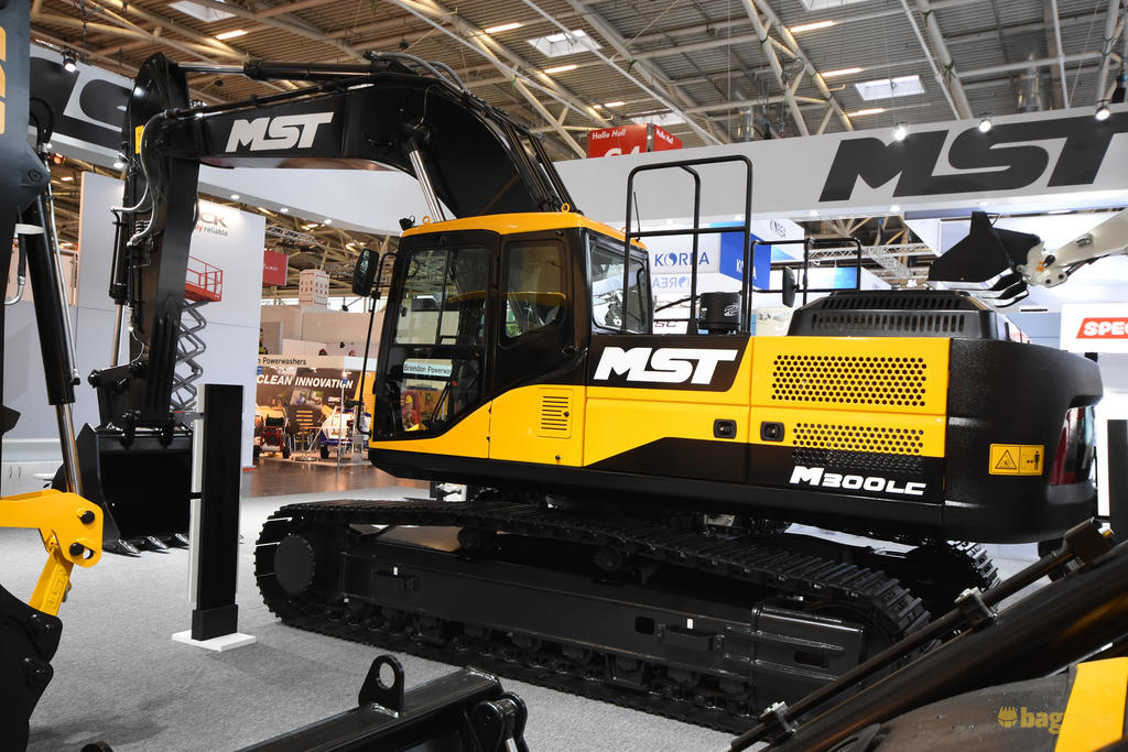 Pásové rypadlo MST M300LC