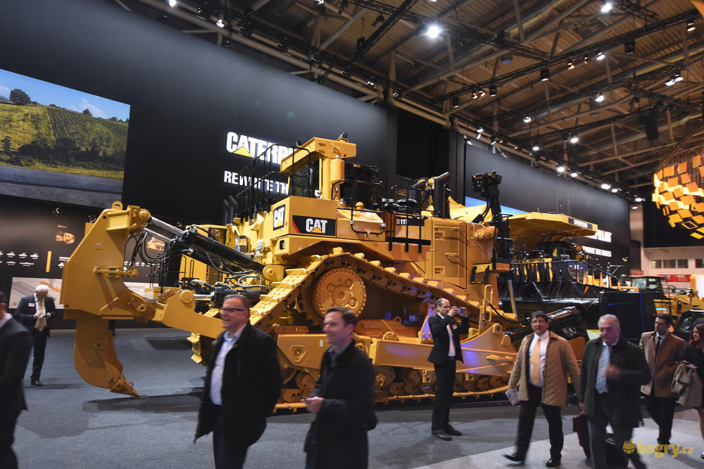 Pásový dozer Caterpillar D11T