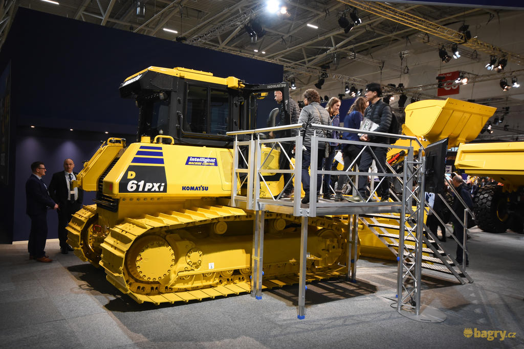 Pásový dozer Komatsu D61PXi-24