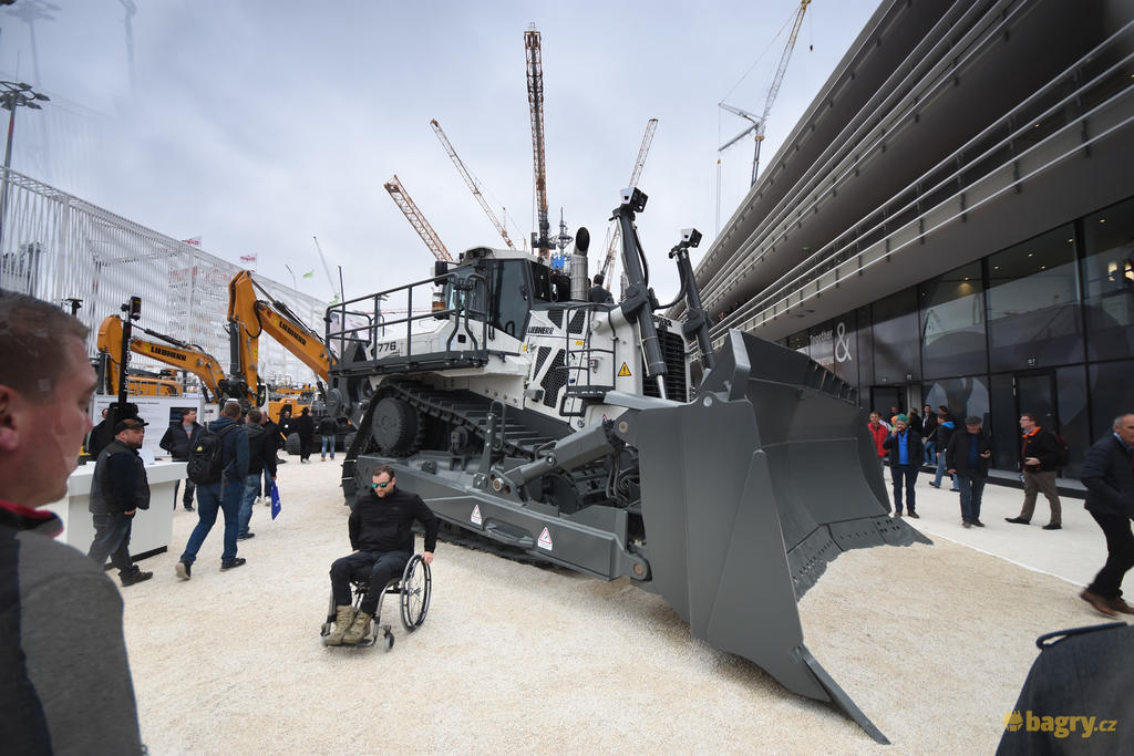 Pásový dozer Liebherr PR 776 Litronic